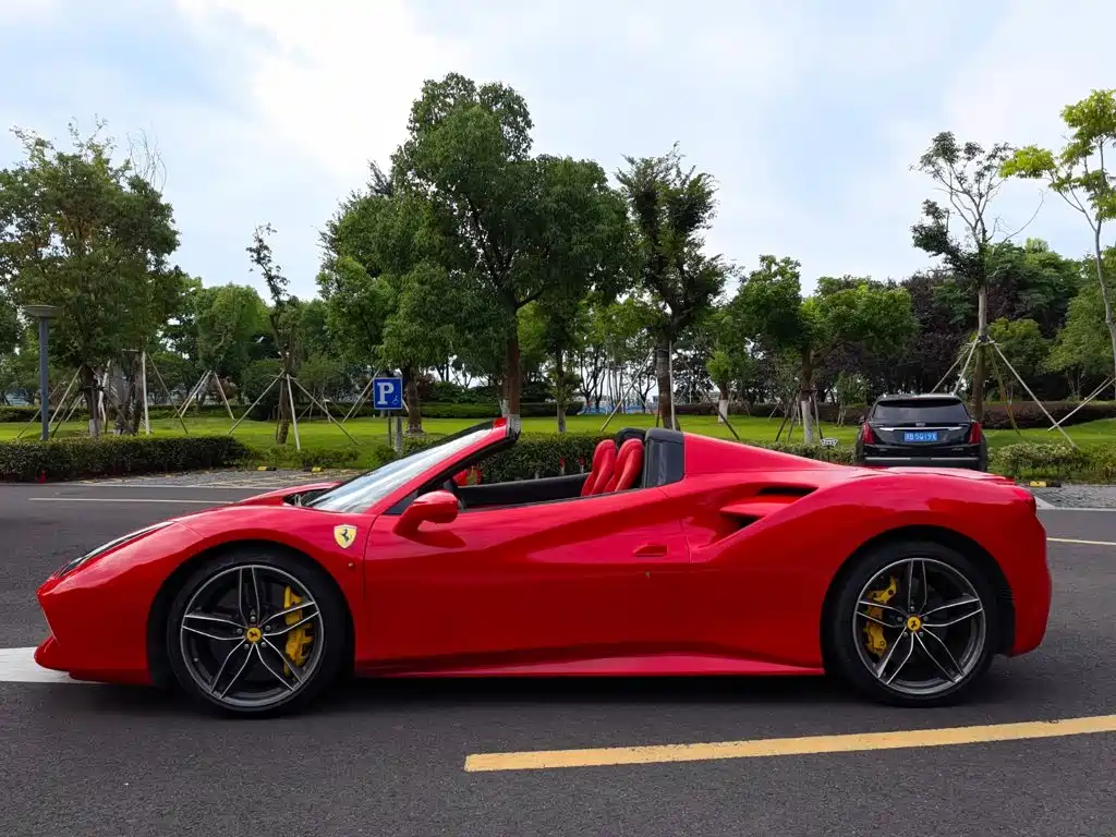 Ferrari 488 — миниатюра 4