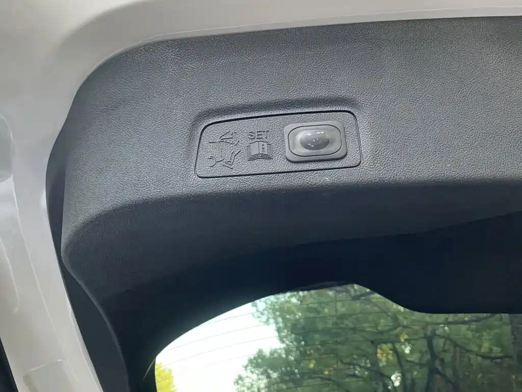 Lincoln MKC — миниатюра 18