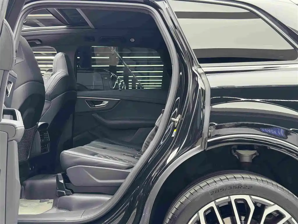 Audi SQ7 — миниатюра 9