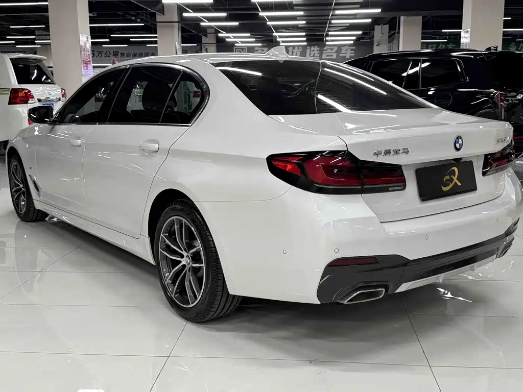 BMW 5 Series — миниатюра 4