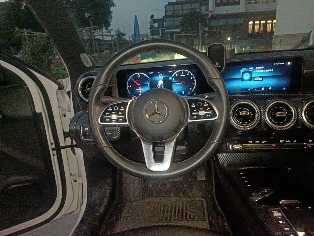 Mercedes-Benz A-Class — миниатюра 6