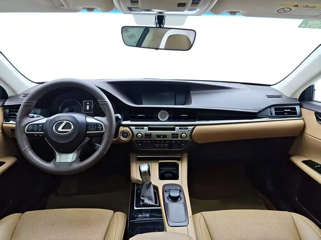 Lexus ES — миниатюра 23