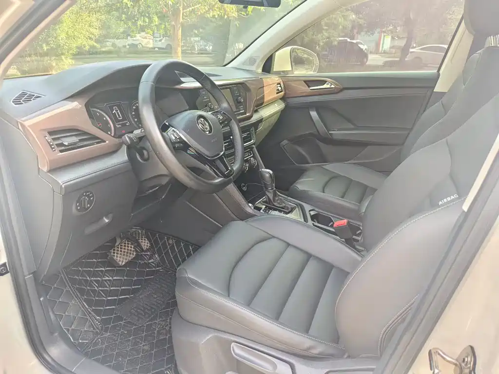 Volkswagen Tharu - фото 4
