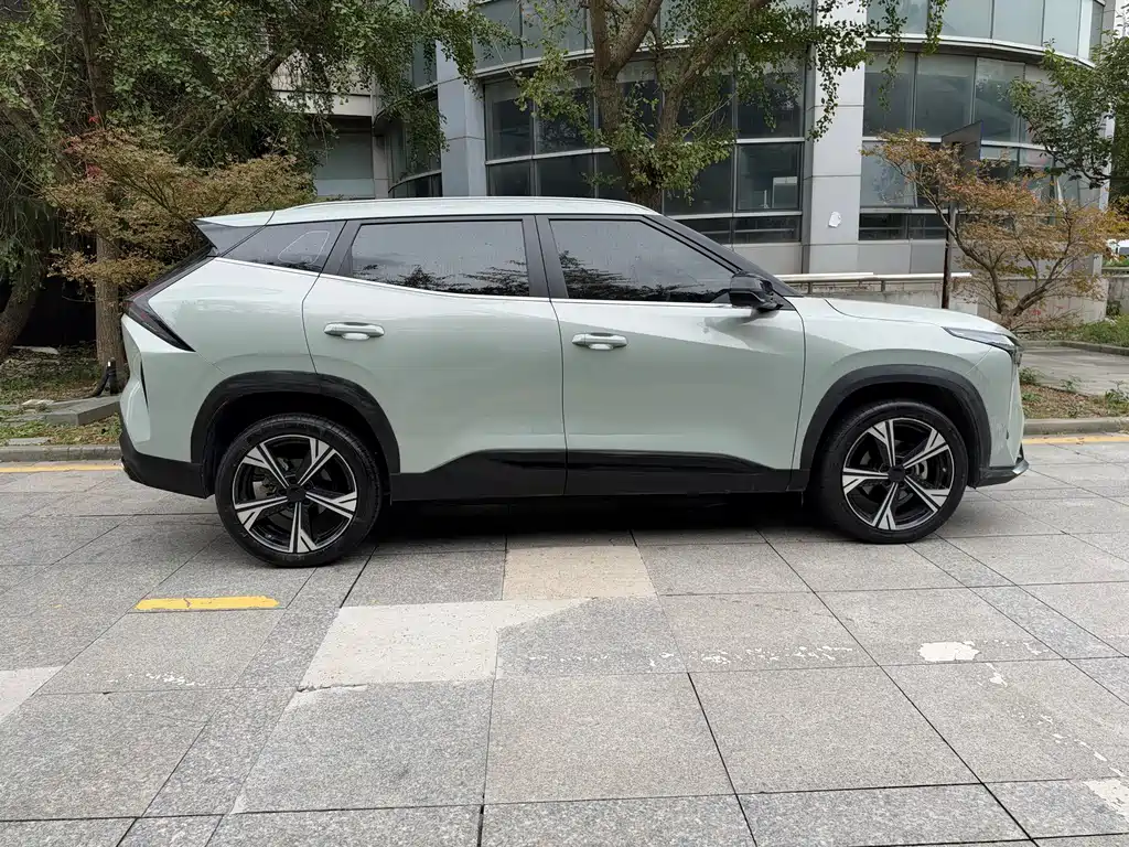 Geely Boyue L — миниатюра 13