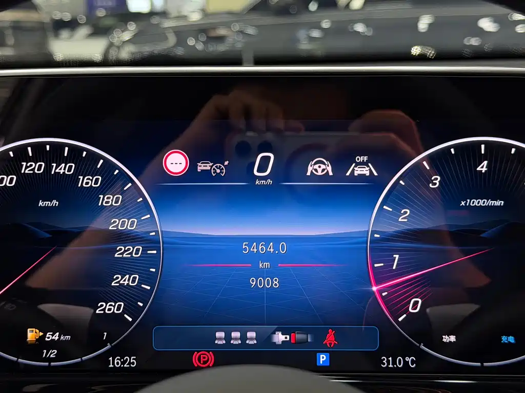 Mercedes-Benz E-Class — миниатюра 12