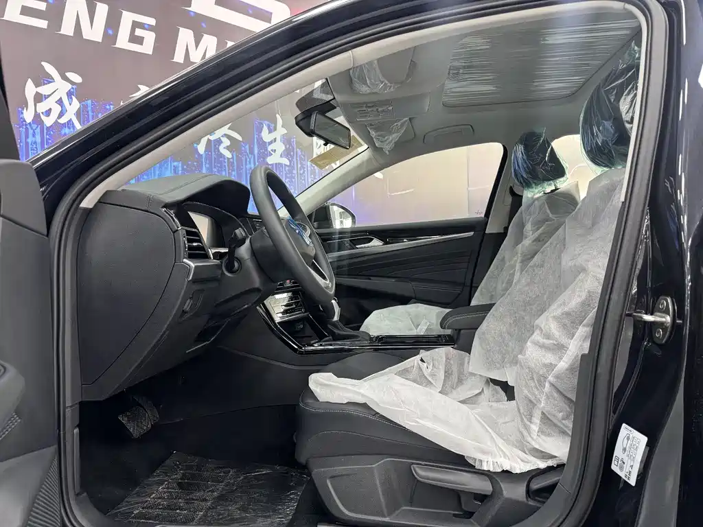 VOLKSWAGEN PASSAT NEW ENERGY