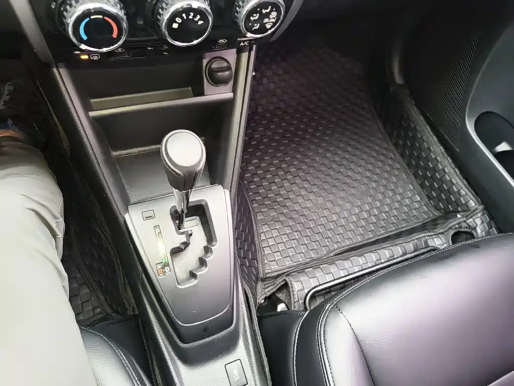 Toyota Yaris L — миниатюра 14