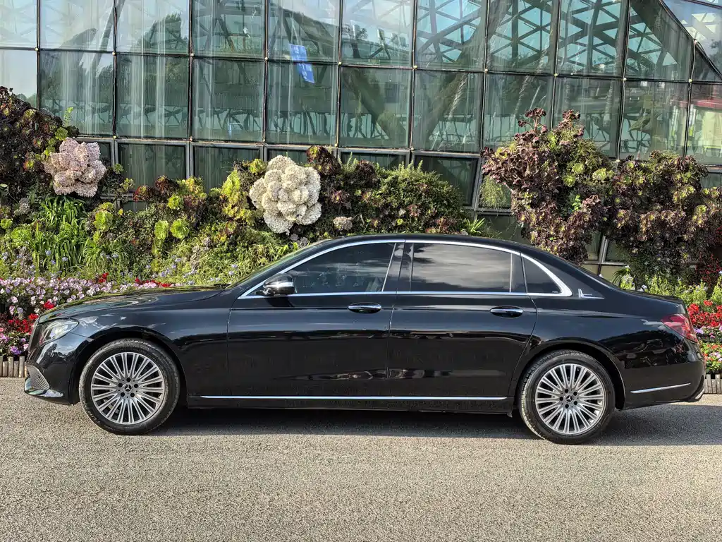 Mercedes-Benz E-Class — миниатюра 3