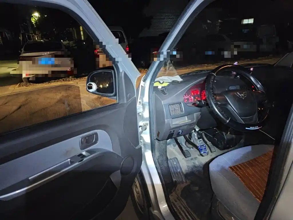 Wuling Rongguang — миниатюра 12