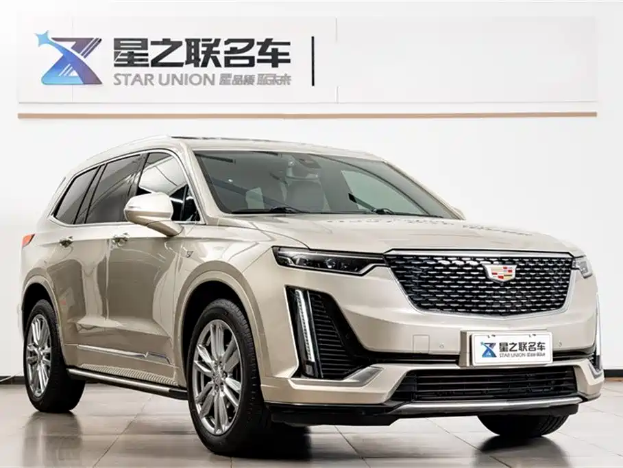 CADILLAC XT6