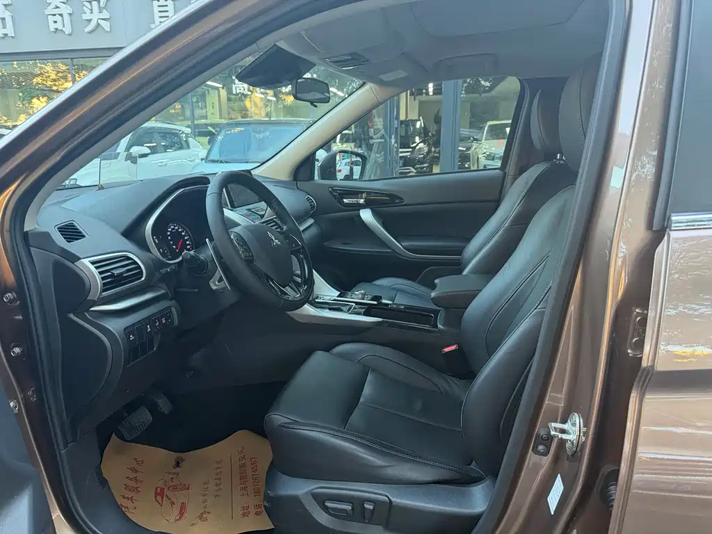 Mitsubishi Eclipse Cross — миниатюра 8