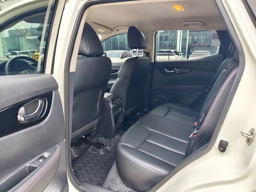 Nissan Qashqai — миниатюра 6