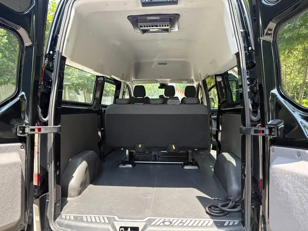 Ford Transit 2023 2.0T AT 5/6 мест