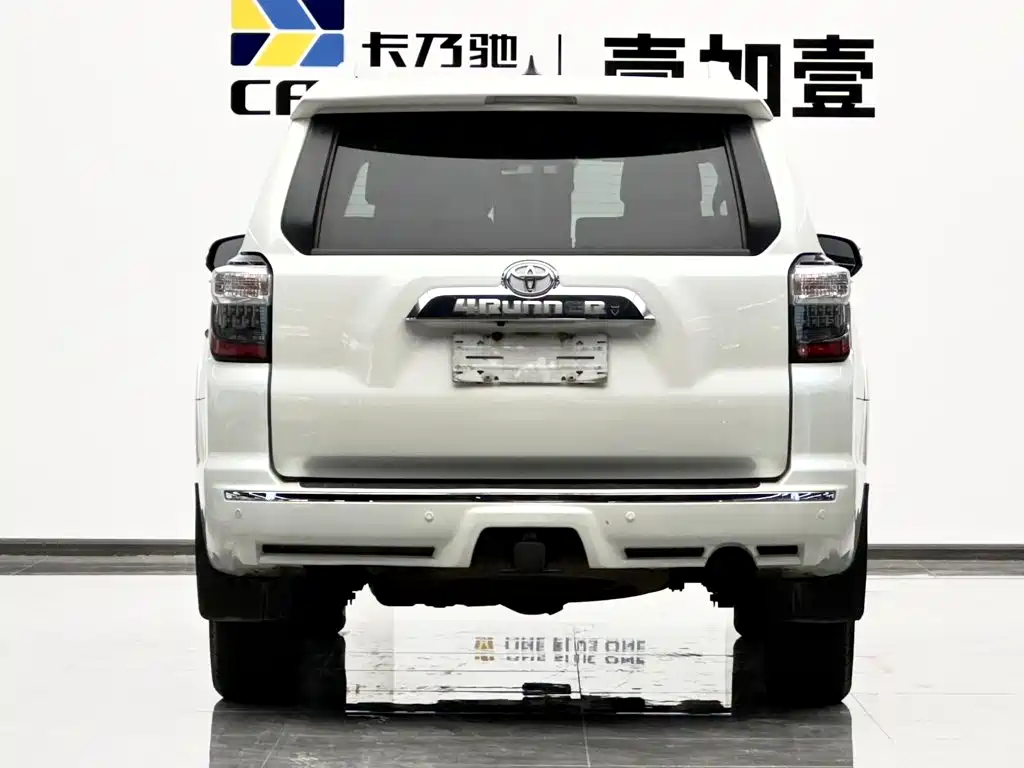 Toyota 4Runner — миниатюра 5