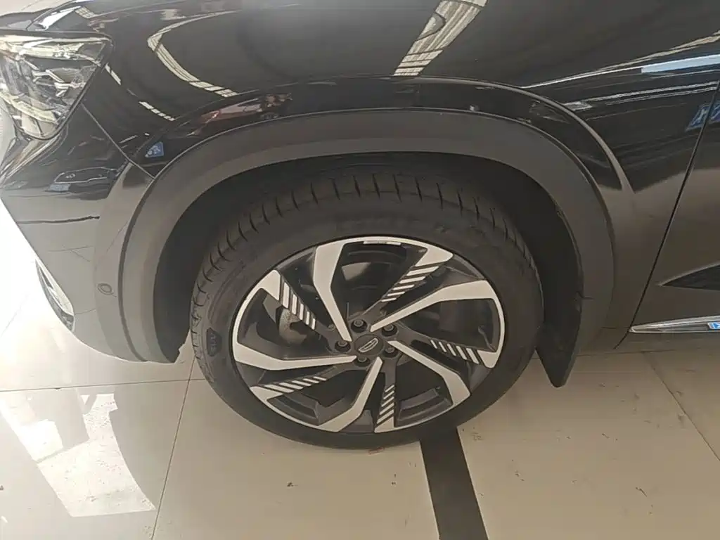 Geely Xingyue L — миниатюра 23
