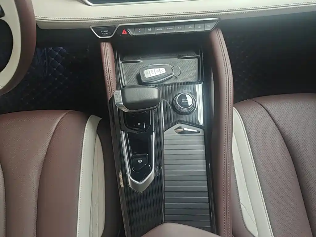 Geely Xingyue L — миниатюра 14