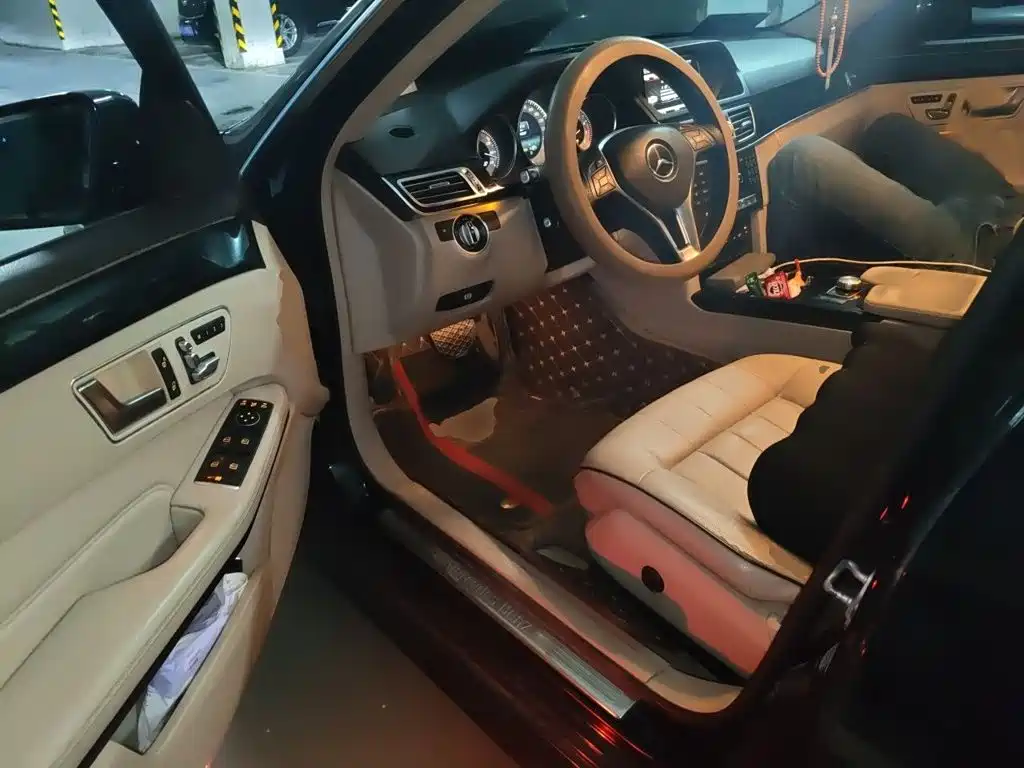 Mercedes-Benz E-Class — миниатюра 14