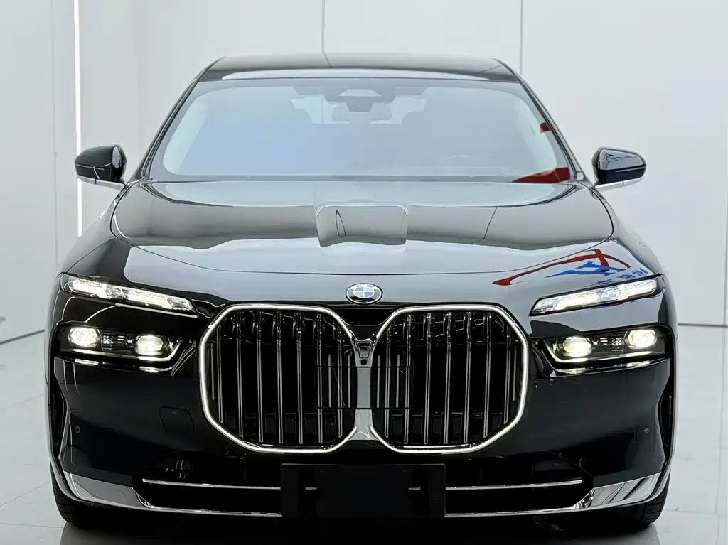 BMW 7 Series — миниатюра 3
