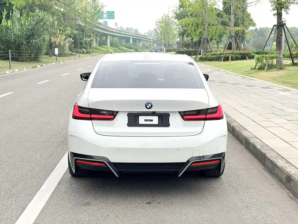 BMW i3 — миниатюра 8