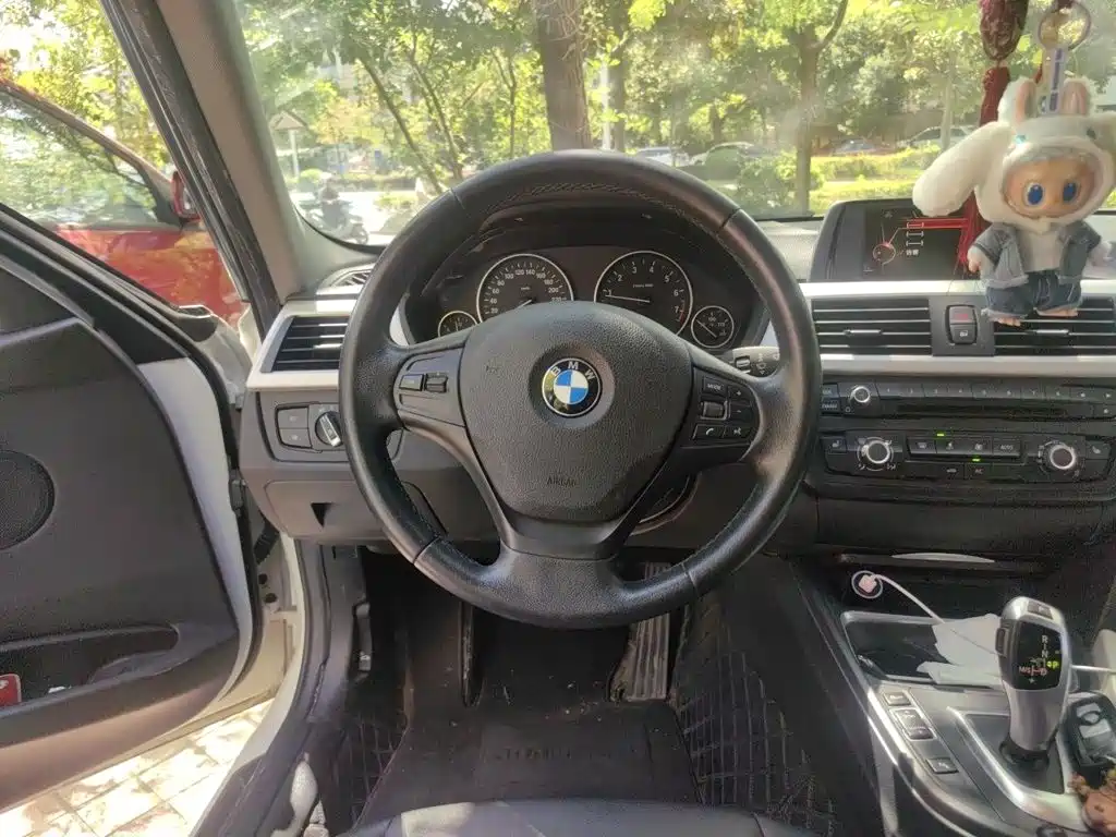 BMW 3 Series — миниатюра 4