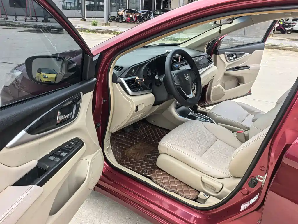 Honda Crider 2013 1.8L AT Comfort