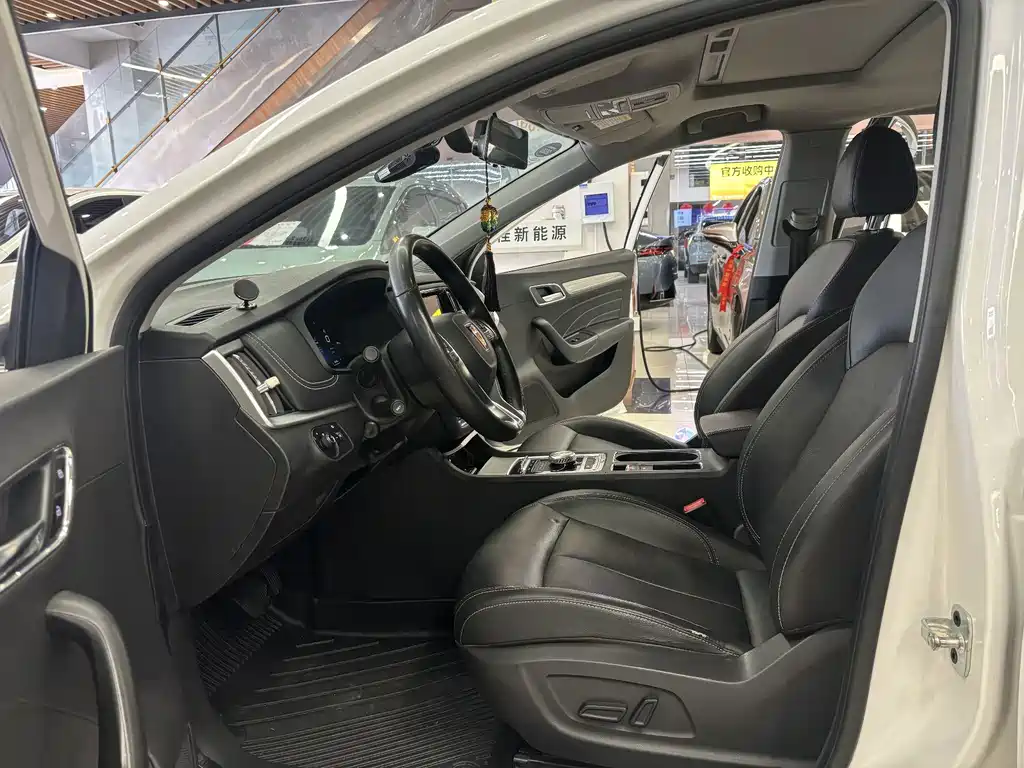 Roewe i6 New Energy — миниатюра 7