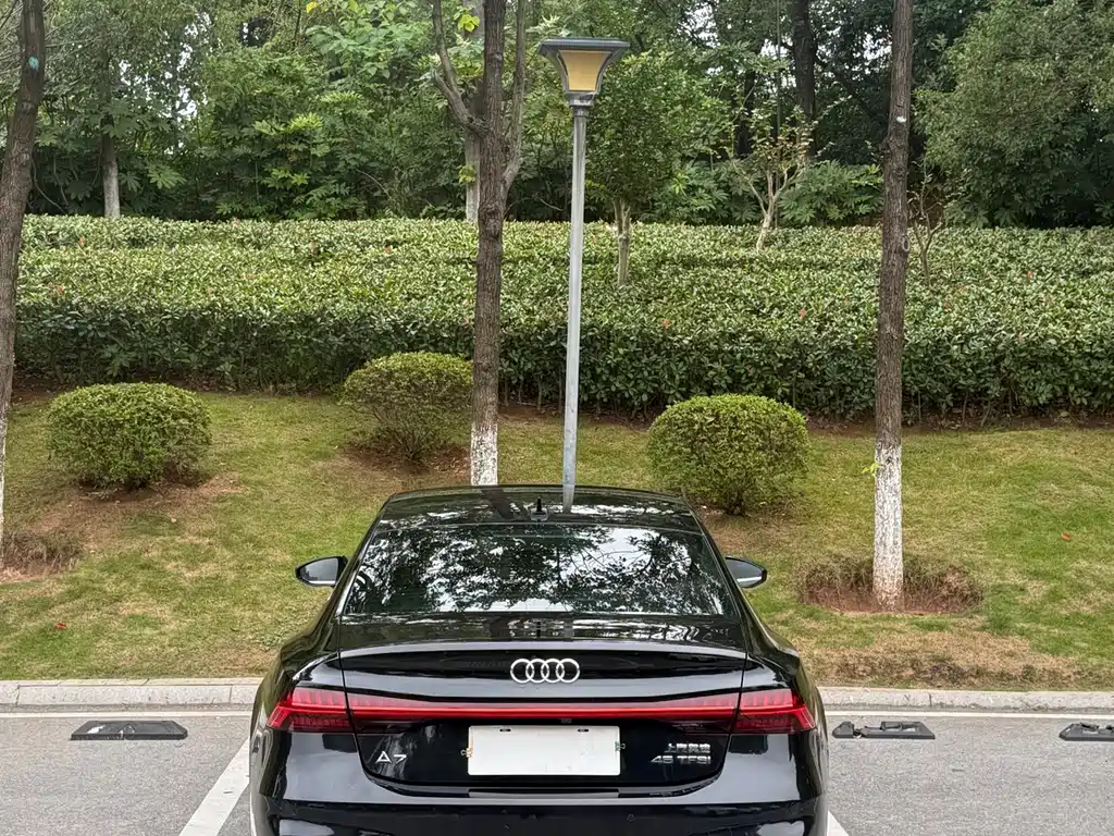 Audi A7L — миниатюра 13