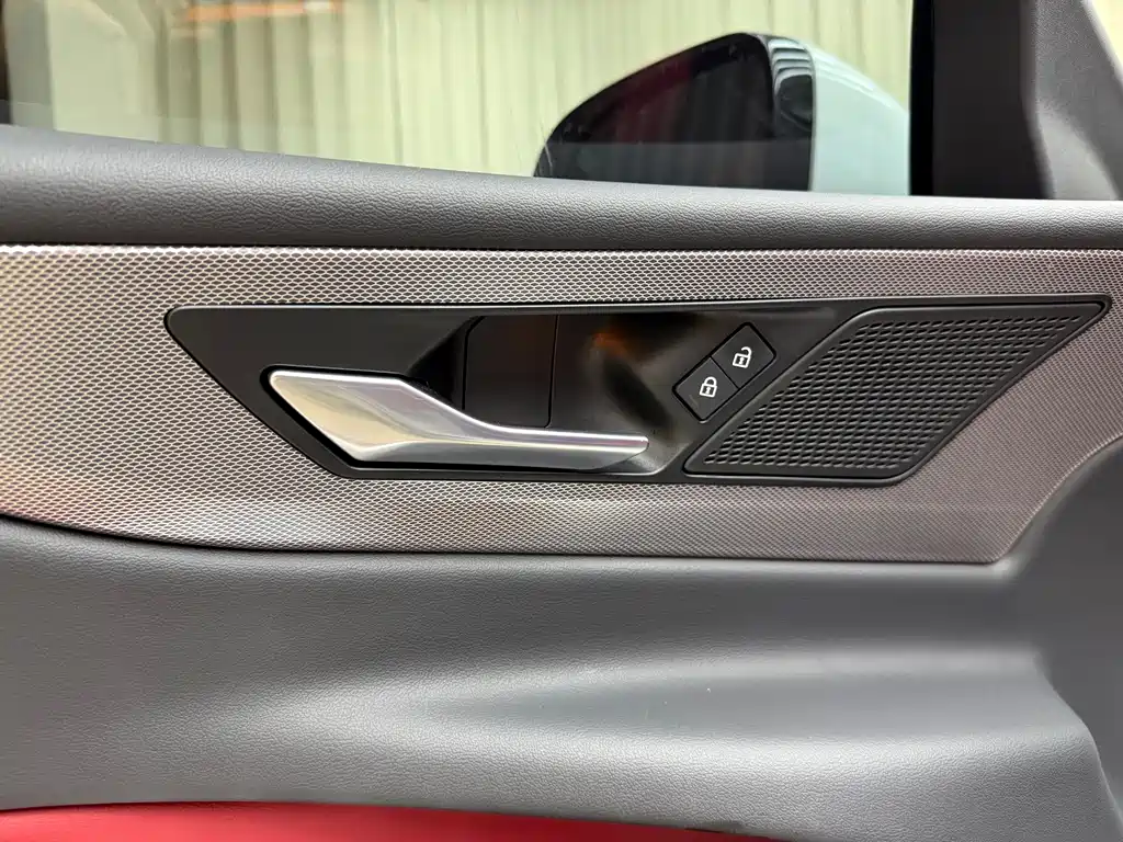 Jaguar XEL — миниатюра 11