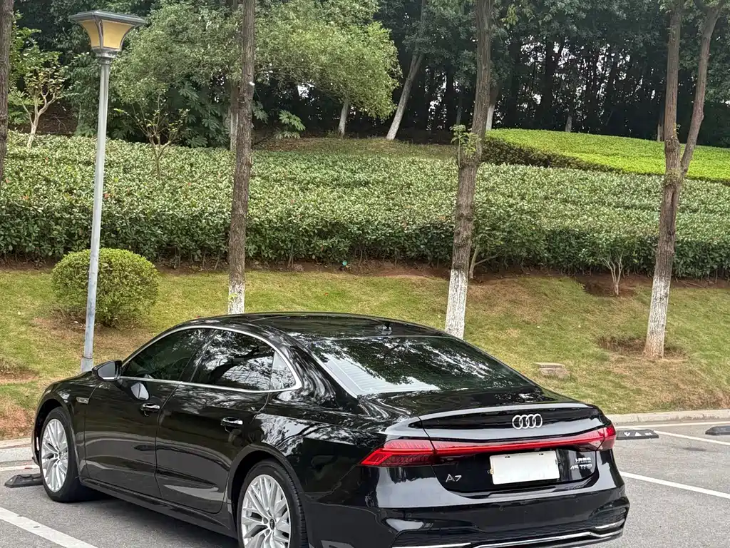 Audi A7L — миниатюра 12