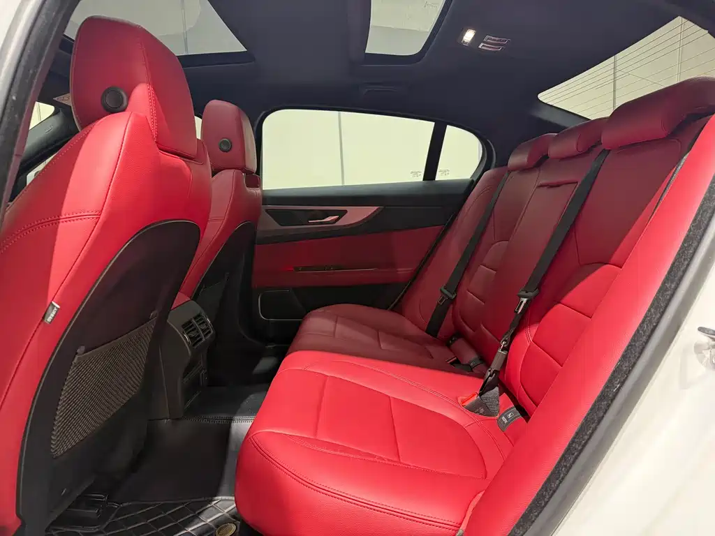 Jaguar XEL — миниатюра 8
