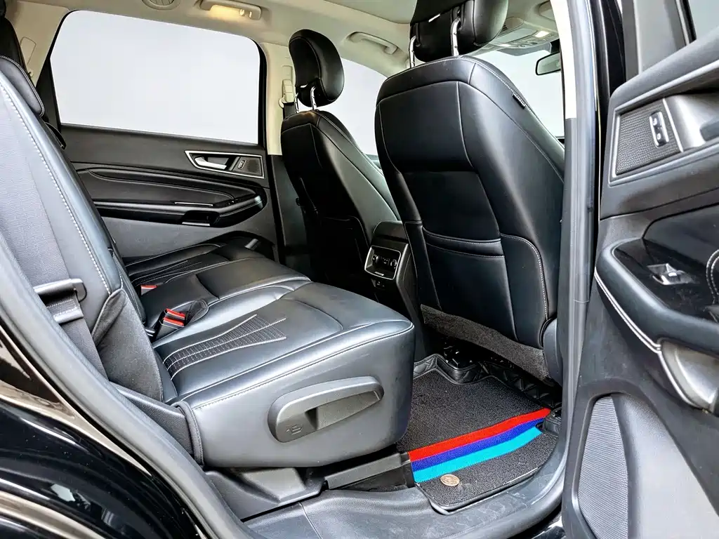 Ford Edge — миниатюра 15