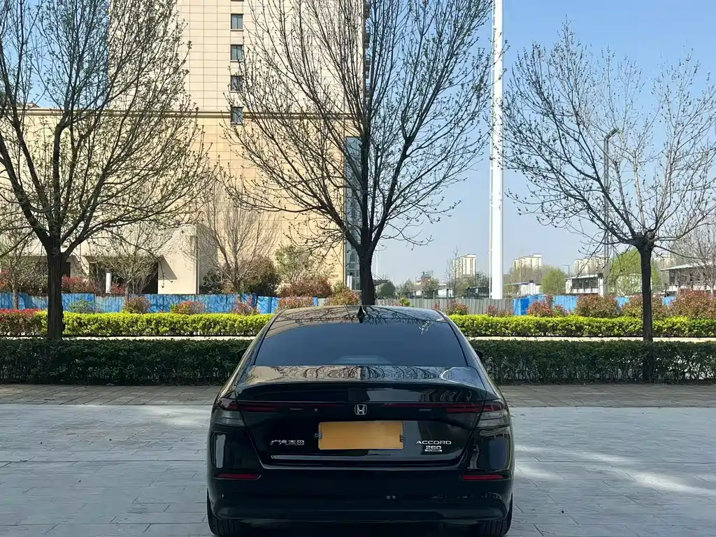 Honda Accord — миниатюра 8