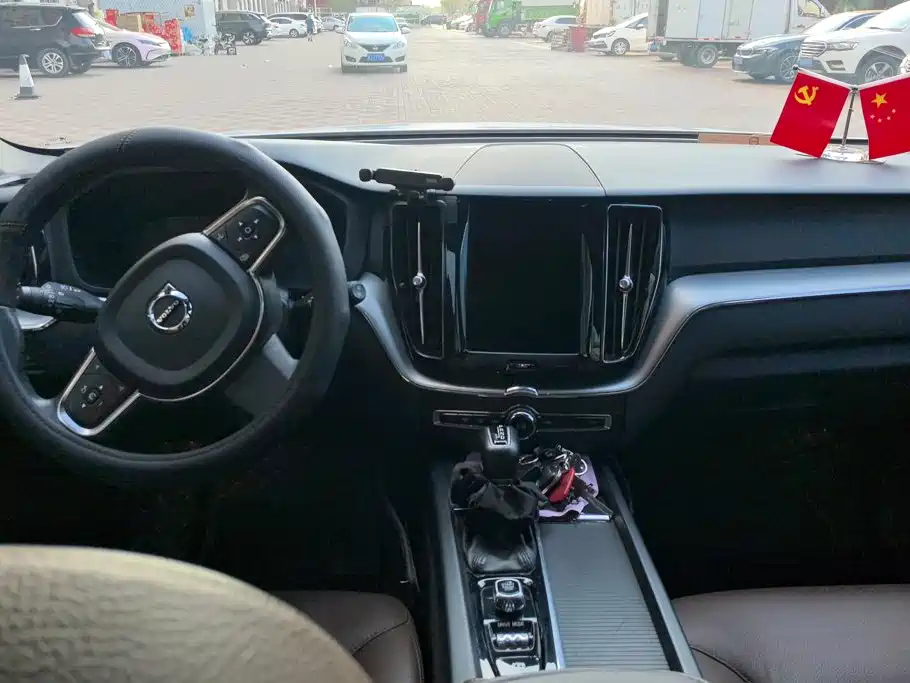 Volvo XC60 — миниатюра 12