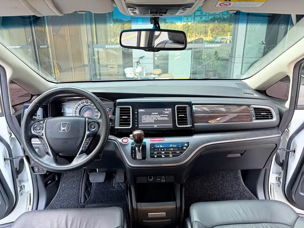 Honda Elysion — миниатюра 8