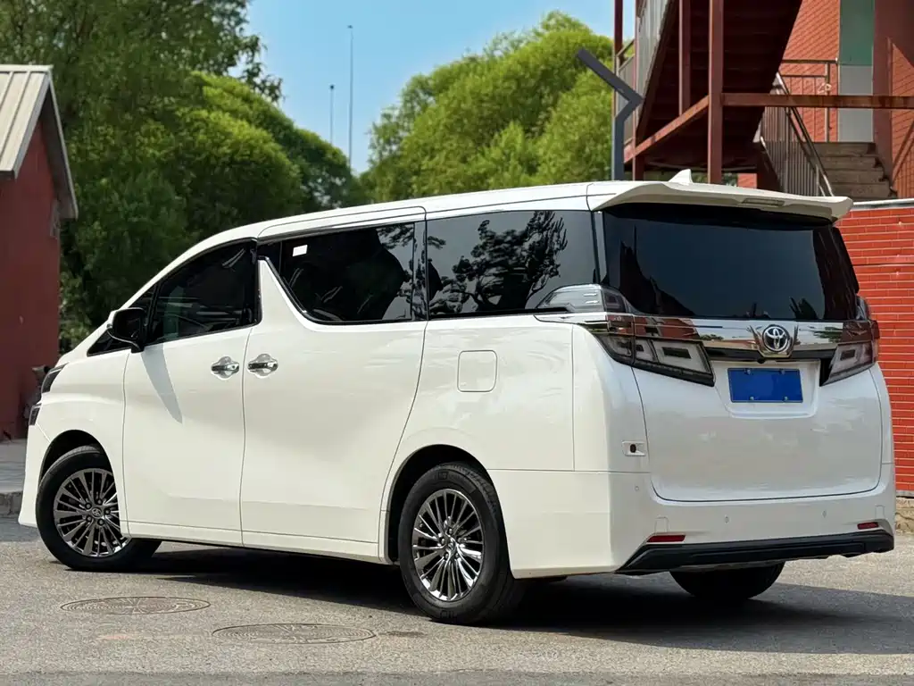 Toyota Vellfire 2021 2.5L HV Luxury