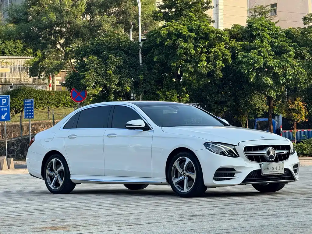 Mercedes-Benz E-Class — миниатюра 3