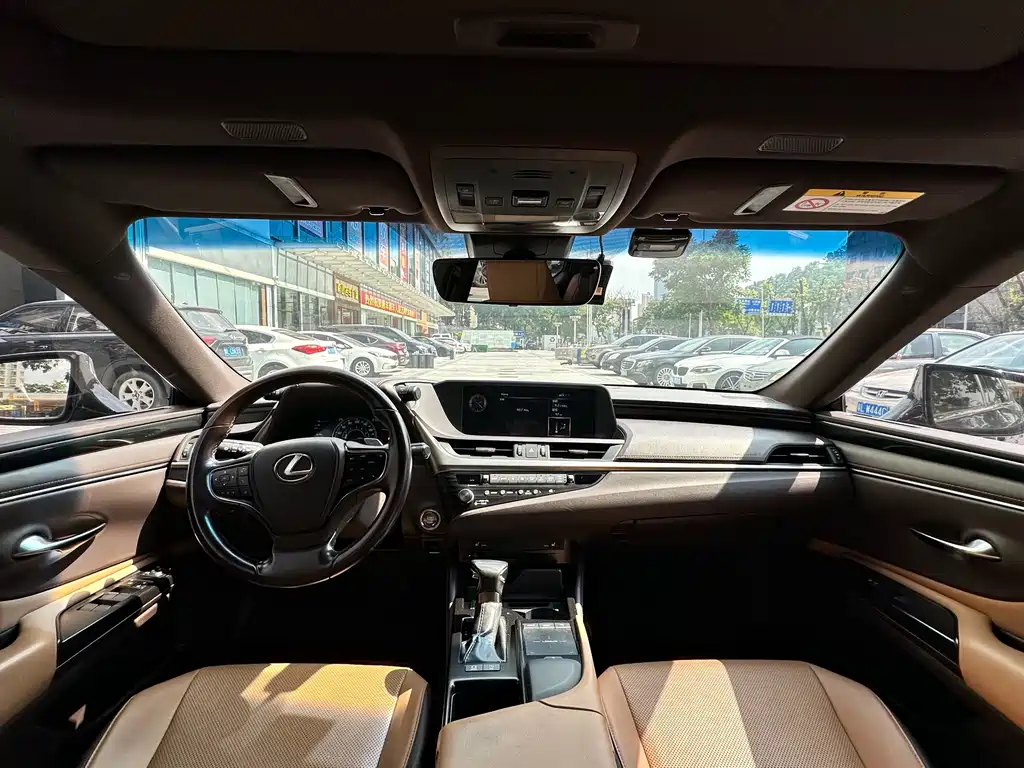 Lexus ES — миниатюра 5