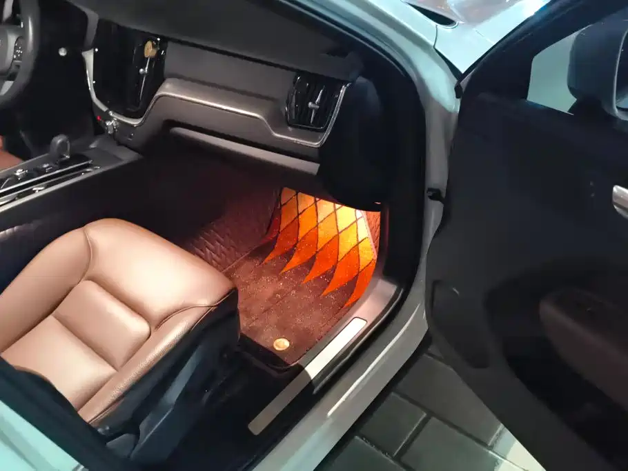 Volvo XC60 — миниатюра 8