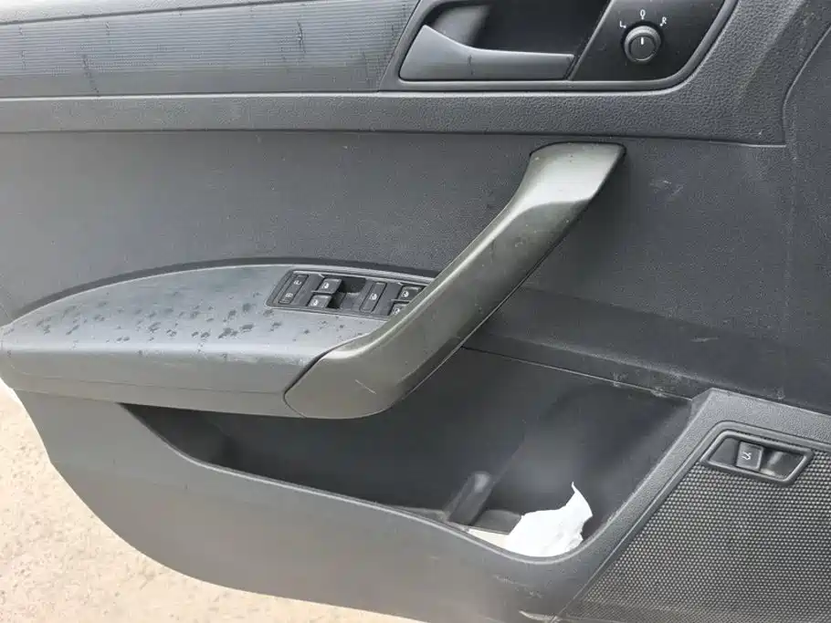 Volkswagen Santana — миниатюра 7