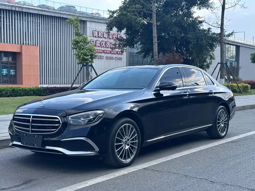 Mercedes-Benz E-Class 2022