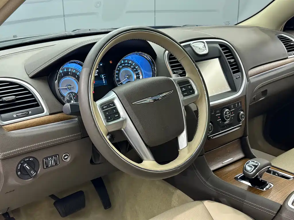 Chrysler 300C — миниатюра 10