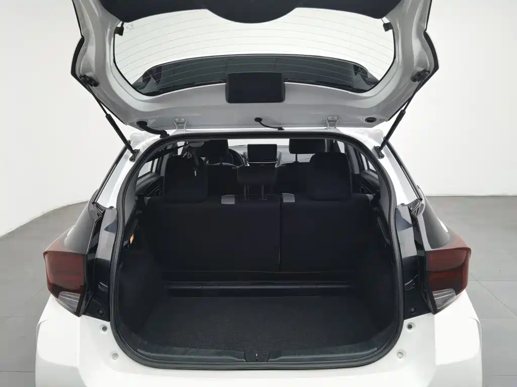 Toyota Yaris L — миниатюра 16