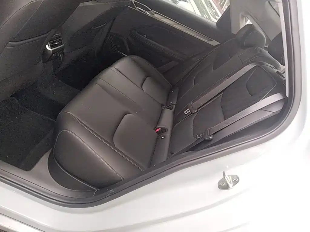 Geely L HiP — миниатюра 17