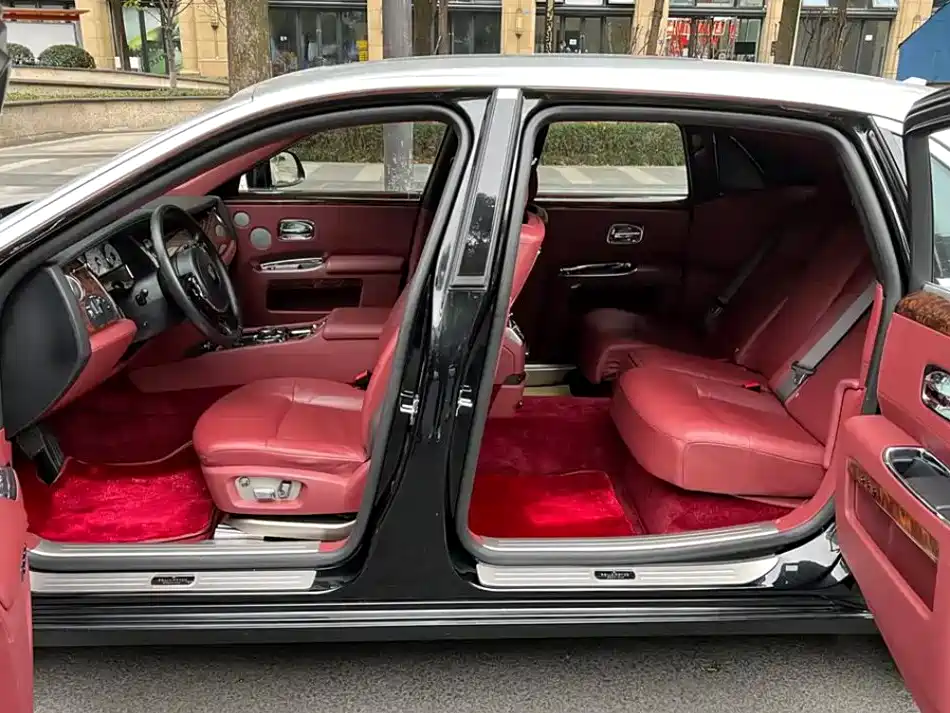 Rolls-Royce Ghost — миниатюра 8