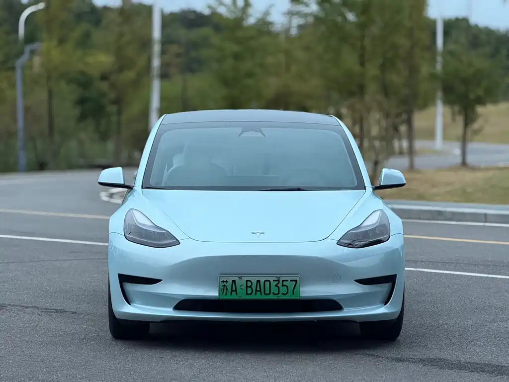 Tesla Model 3 — миниатюра 2