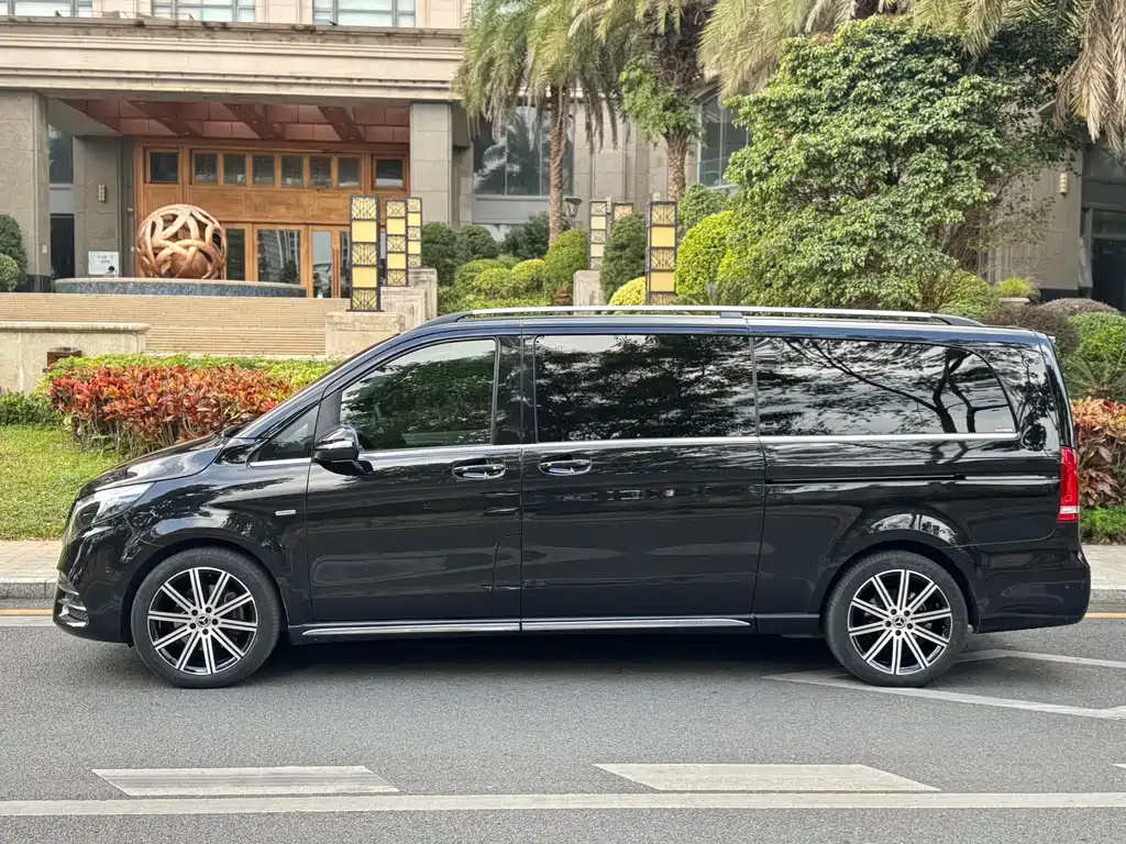 MERCEDES-BENZ V CLASS