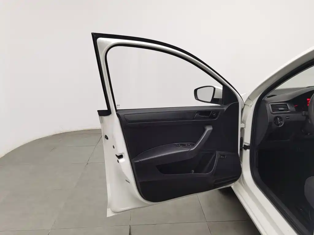 Volkswagen Santana — миниатюра 8