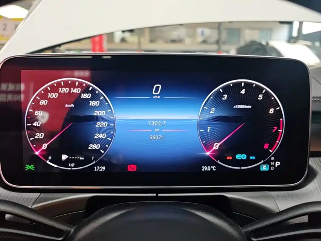 Mercedes-Benz C-Class — миниатюра 12