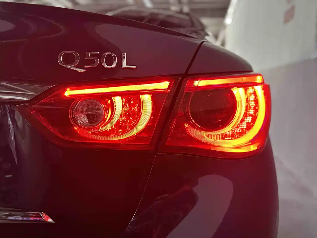 Infiniti Q50L 2016 2.0T Enjoy