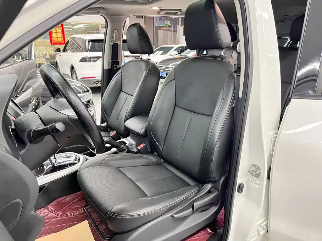 Nissan Terra — миниатюра 17